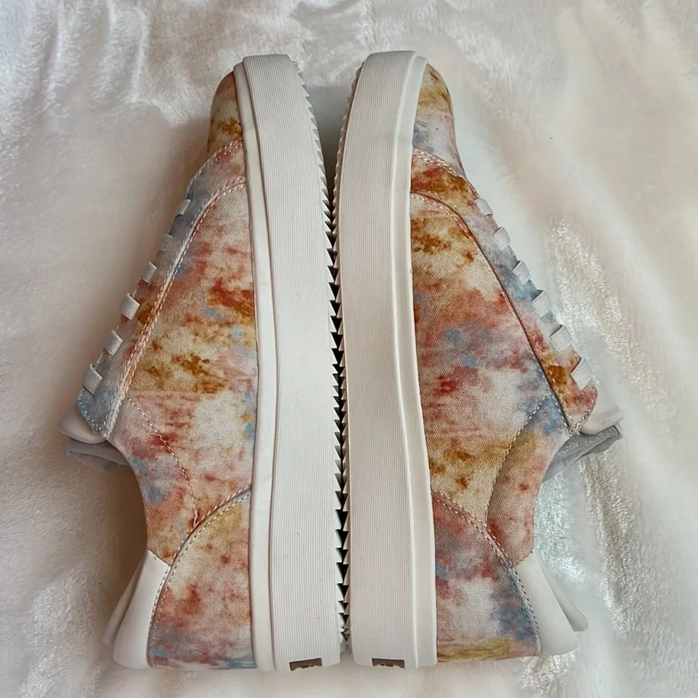 NIB Dr. Scholl’s Wink Lace Tie Dye Sneakers